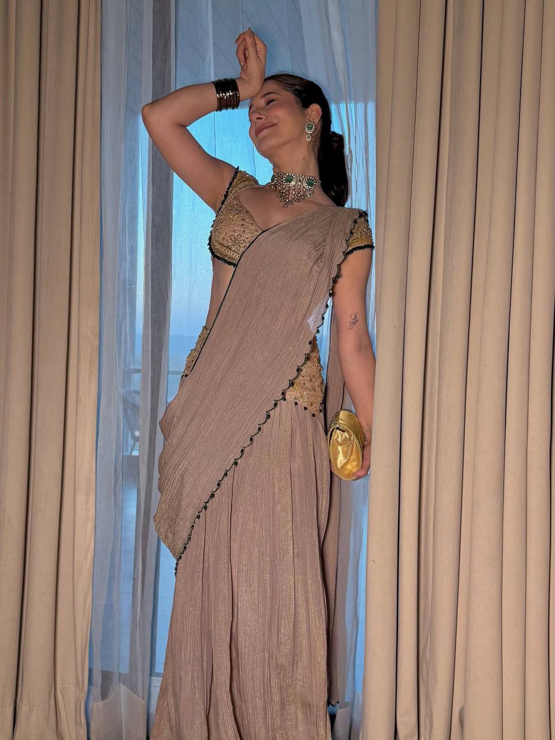 Crushed Ready to Wear Mirror Work Saree with Blouse