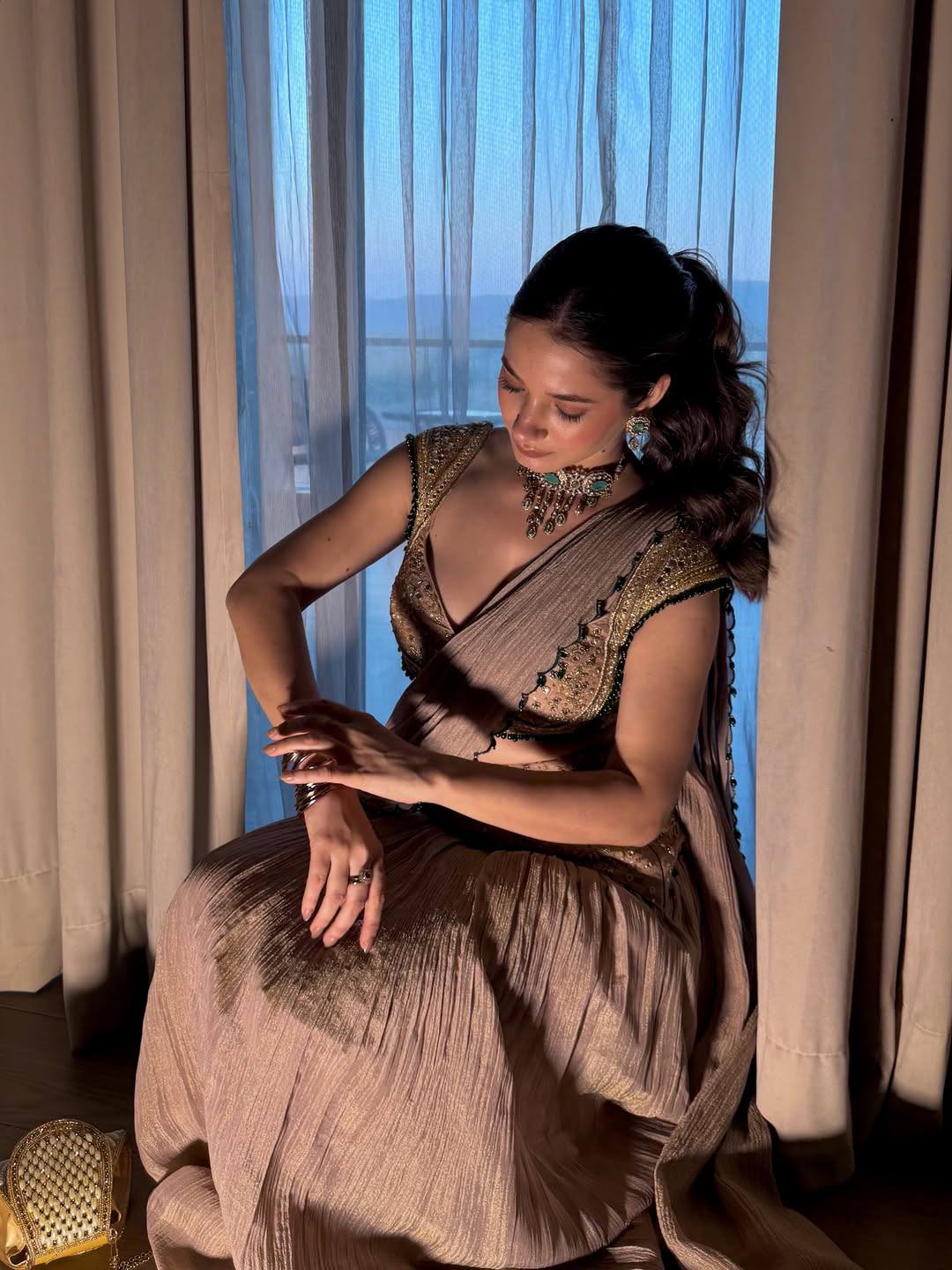 Crushed Ready to Wear Mirror Work Saree with Blouse